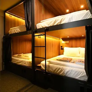 ** Capsule hotel Wink At Mccallum Street Singapore